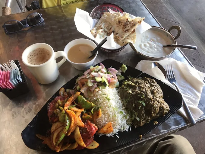 Saag paneer vegetarian food,places to eat near me